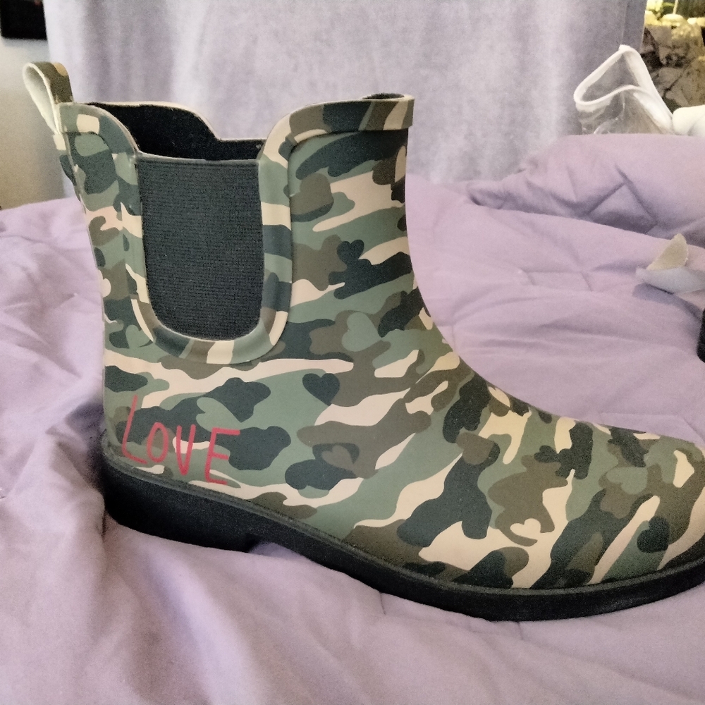 Rain boots - Picture 3 of 3